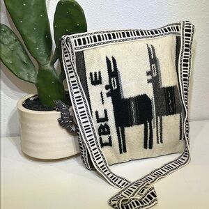 Hand woven Alpaca Crossbody Bag